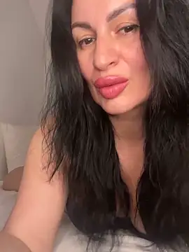Snapshot of Helena7077 chatting on 05.17.26 Helena7077 online show from 05.17.26