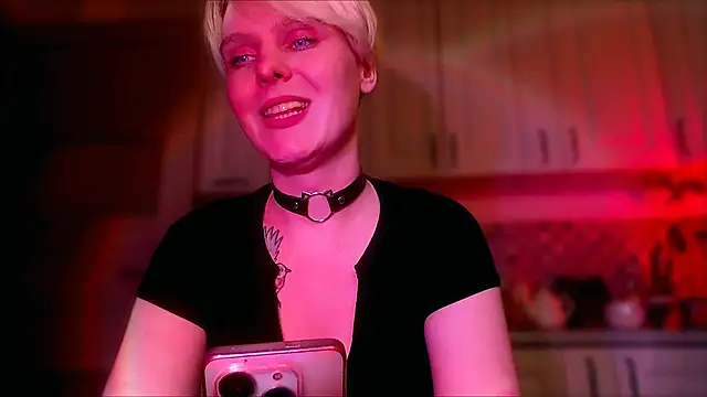 Snapshot of MissSeverina chatting on 10.31.25 MissSeverina online show from 10.31.25