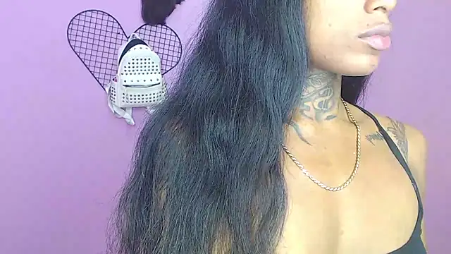 Snapshot of badgirls_cx chatting on 12.17.24 badgirls cx online show from 12.17.24