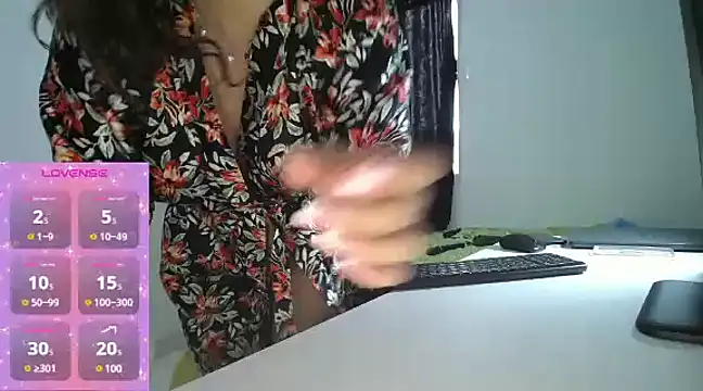 Estefany777 online show from 01.10.25