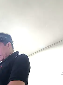 Jhonatan Morales S online show from 02.05.25