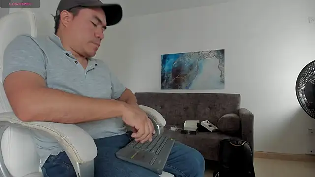 Jhonatan Morales S online show from 02.05.25