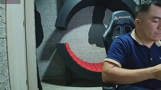 Jhonatan Morales S online show from 11.10.25