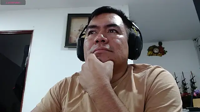 Snapshot of Jhonatan_Morales_S chatting on 03.05.26 Jhonatan Morales S online show from 03.05.26