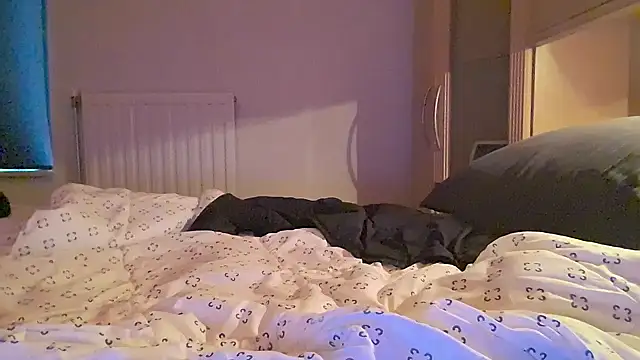 Snapshot of kinkyslet8 chatting on 03.21.26 kinkyslet8 online show from 03.21.26