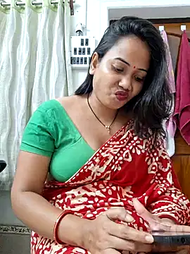 Snapshot of DREAM_GIRL-30 chatting on 02.24.25 DREAM GIRL-30 online show from 02.24.25
