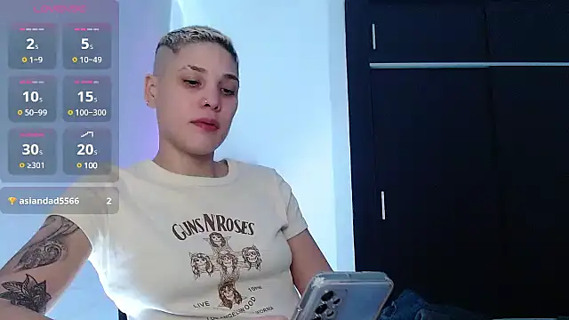 Charlee pink online show from 12.04.24