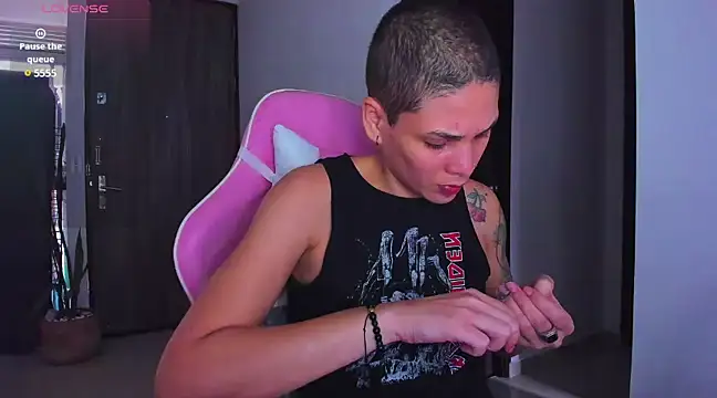 Charlee pink online show from 01.04.25