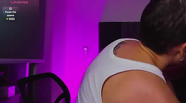 Charlee pink online show from 02.09.25