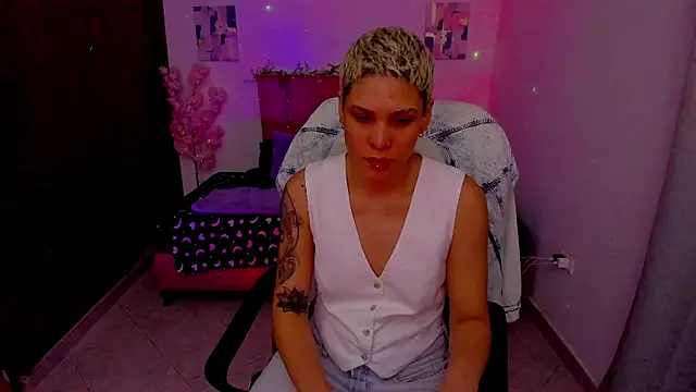 Charlee pink online show from 10.07.25