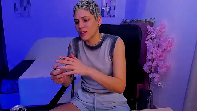 Charlee pink online show from 11.02.25