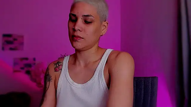 Charlee pink online show from 03.02.26