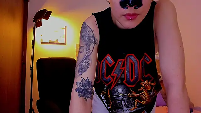 Charlee pink online show from 04.02.26