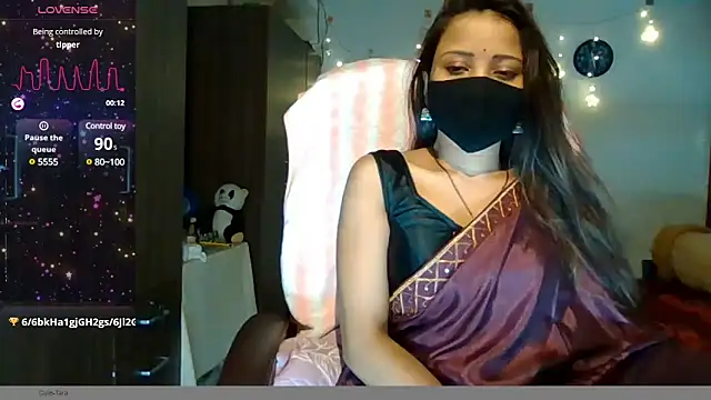 Snapshot of Cute-Tara chatting on 01.22.25 Cute-Tara online show from 01.22.25