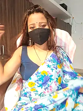 Snapshot of Cute-Tara chatting on 01.28.25 Cute-Tara online show from 01.28.25