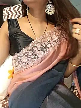 Snapshot of Cute-Tara chatting on 01.29.25 Cute-Tara online show from 01.29.25