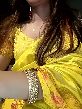 Snapshot of Cute-Tara chatting on 02.15.25 Cute-Tara online show from 02.15.25