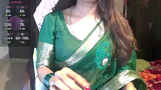 Snapshot of Cute-Tara chatting on 03.02.25 Cute-Tara online show from 03.02.25