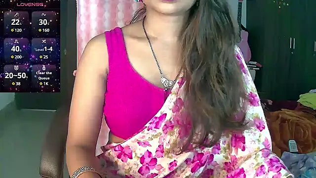 Snapshot of Cute-Tara chatting on 03.08.25 Cute-Tara online show from 03.08.25