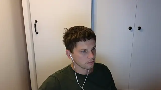 Snapshot of BigL0ve chatting on 09.17.25 BigL0ve online show from 09.17.25