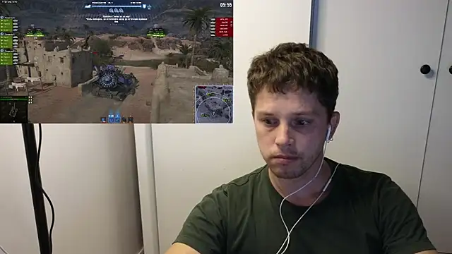 Snapshot of BigL0ve chatting on 09.19.25 BigL0ve online show from 09.19.25