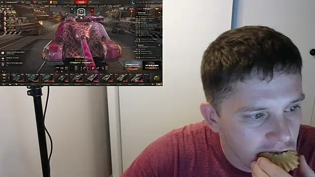 Snapshot of BigL0ve chatting on 10.08.25 BigL0ve online show from 10.08.25