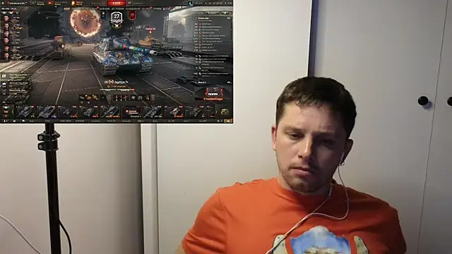 Snapshot of BigL0ve chatting on 10.28.25 BigL0ve online show from 10.28.25