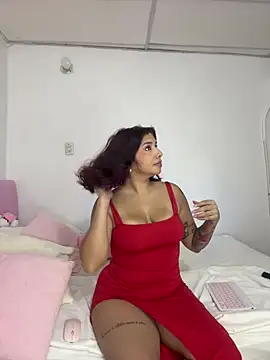 Snapshot of LucyMartelli chatting on 02.26.26 LucyMartelli online show from 02.26.26