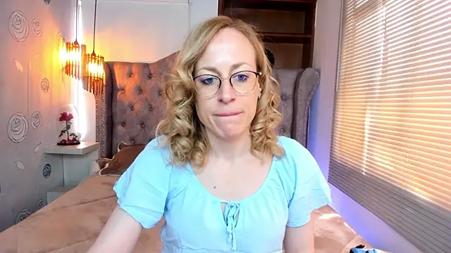 Snapshot of SammySanders chatting on 01.07.25 SammySanders online show from 01.07.25