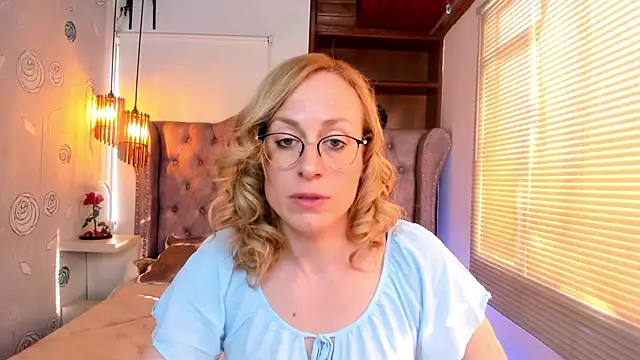 Snapshot of SammySanders chatting on 01.07.25 SammySanders online show from 01.07.25