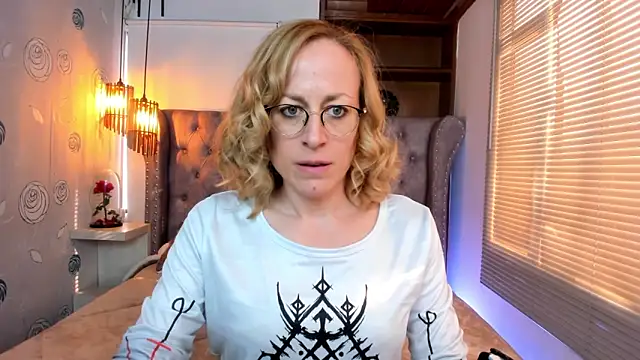 Snapshot of SammySanders chatting on 01.08.25 SammySanders online show from 01.08.25