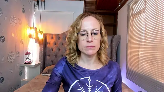 Snapshot of SammySanders chatting on 02.04.25 SammySanders online show from 02.04.25