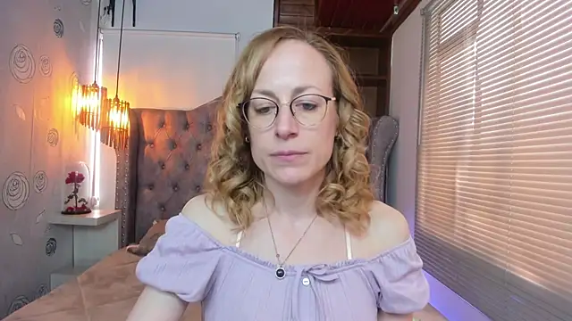 Snapshot of SammySanders chatting on 02.18.25 SammySanders online show from 02.18.25