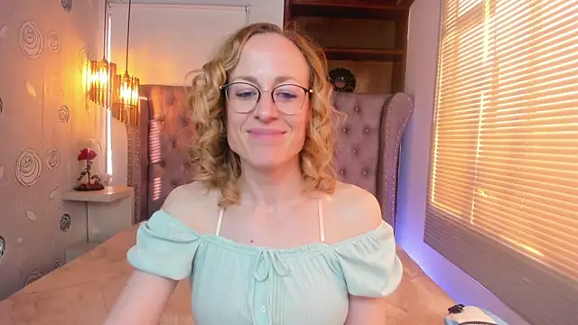 Snapshot of SammySanders chatting on 02.19.25 SammySanders online show from 02.19.25