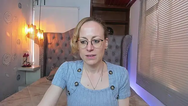 Snapshot of SammySanders chatting on 02.22.25 SammySanders online show from 02.22.25