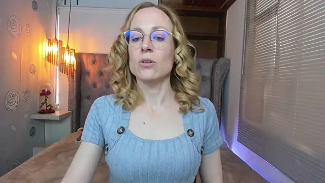 Snapshot of SammySanders chatting on 02.25.25 SammySanders online show from 02.25.25