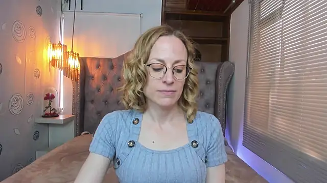 Snapshot of SammySanders chatting on 02.25.25 SammySanders online show from 02.25.25