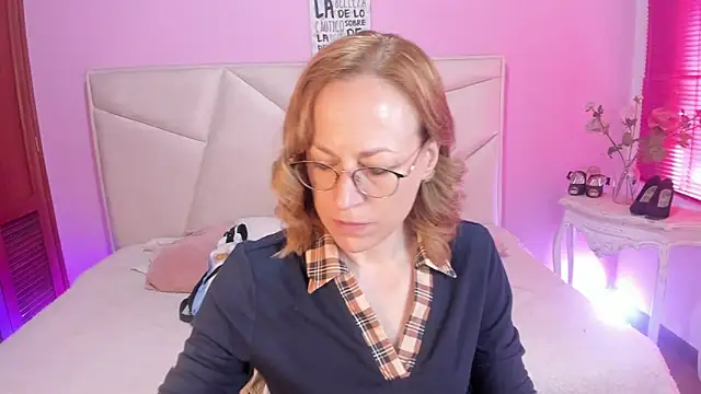 Snapshot of SammySanders chatting on 11.03.25 SammySanders online show from 11.03.25