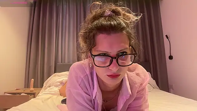 Alice Pinkhead online show from 01.08.26