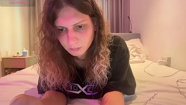 Snapshot of Alice_Pinkhead chatting on 04.21.26 Alice Pinkhead online show from 04.21.26