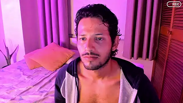 Nicholasrodrii online show from 12.20.25