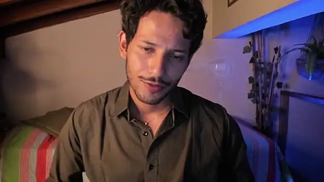 Nicholasrodrii online show from 04.16.26