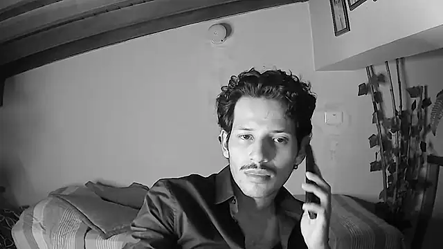 Snapshot of Nicholasrodrii chatting on 06.18.26 Nicholasrodrii online show from 06.18.26