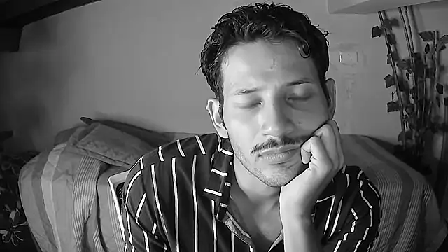 Snapshot of Nicholasrodrii chatting on 06.20.26 Nicholasrodrii online show from 06.20.26