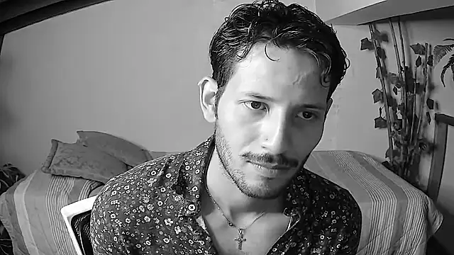 Snapshot of Nicholasrodrii chatting on 06.24.26 Nicholasrodrii online show from 06.24.26