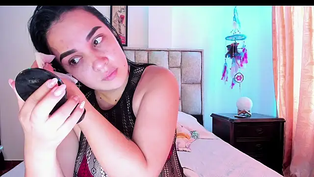 Snapshot of brianaGuzman chatting on 09.12.25 brianaGuzman online show from 09.12.25