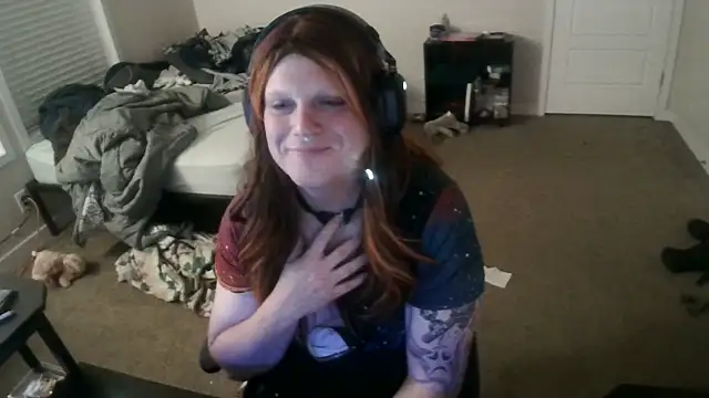 EmberLee online show from 02.18.25