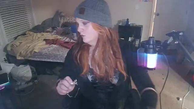 EmberLee online show from 03.22.25