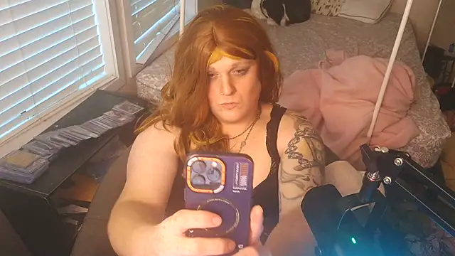 EmberLee online show from 12.05.25