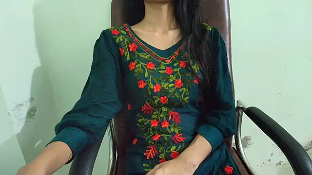 Snapshot of Srabontii chatting on 03.05.25 Srabontii online show from 03.05.25